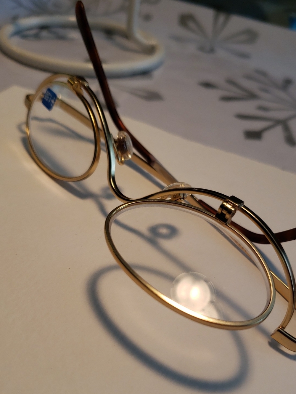 Wire Rim Round Reading Glasses - +1.50 Magnification - Picture 2 of 6